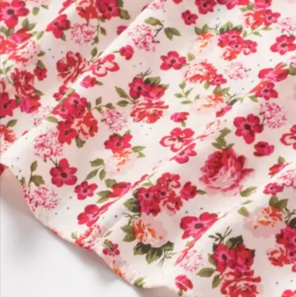 ♥️New Red floral print mock neck top - Picture 11 of 16